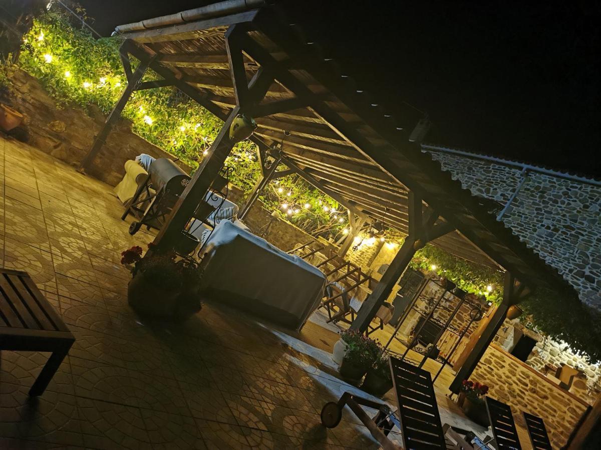 Mes Maisons Gardoises, Two Gites Sleeping 13 With Two Private Pools, Kids Room, Laundry, Disco, Free Wifi, Linen And Dog'S Are Welcome Gagnieres Екстер'єр фото