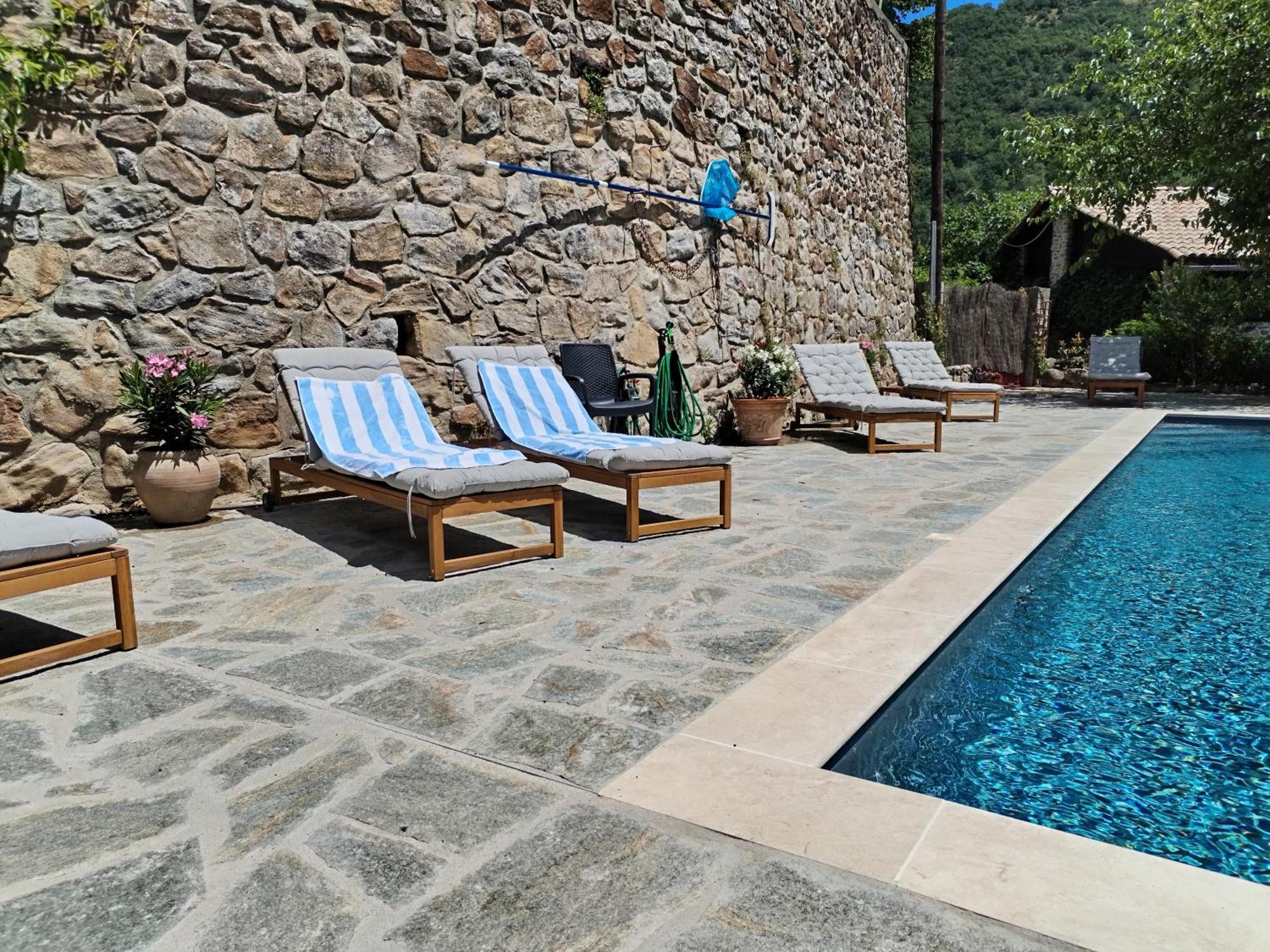 Mes Maisons Gardoises, Two Gites Sleeping 13 With Two Private Pools, Kids Room, Laundry, Disco, Free Wifi, Linen And Dog'S Are Welcome Gagnieres Екстер'єр фото